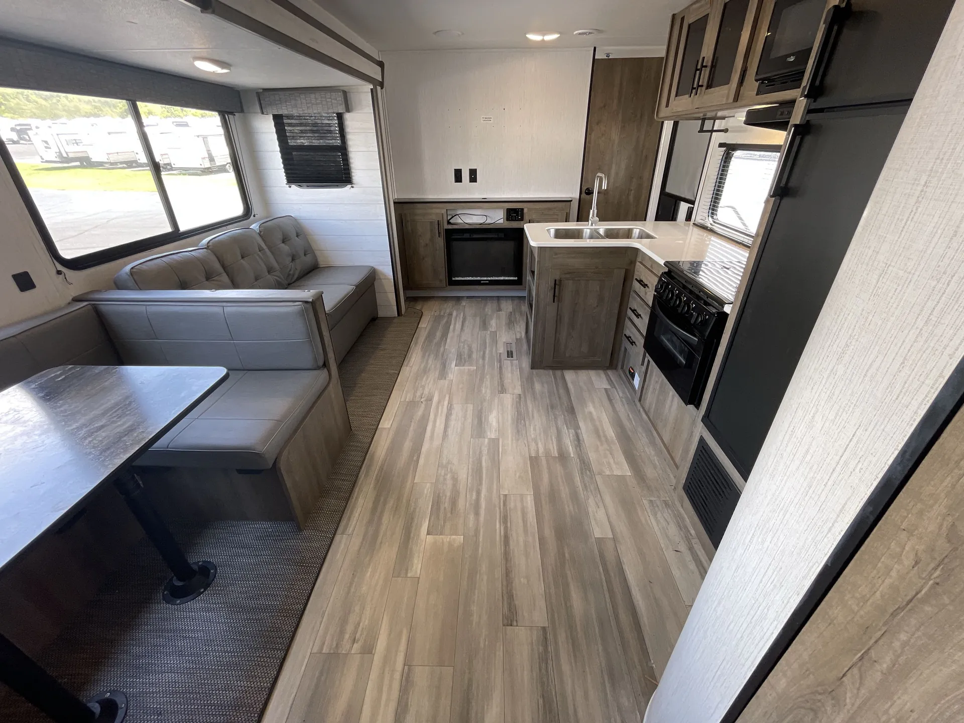 2023 Heartland Pioneer BH335 — living area main