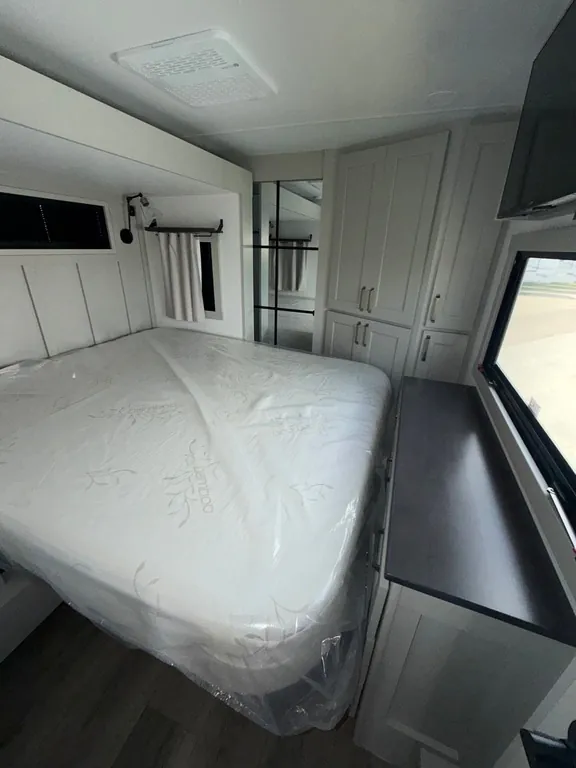 2025 Brinkley Model G 3970, Photos photo 37