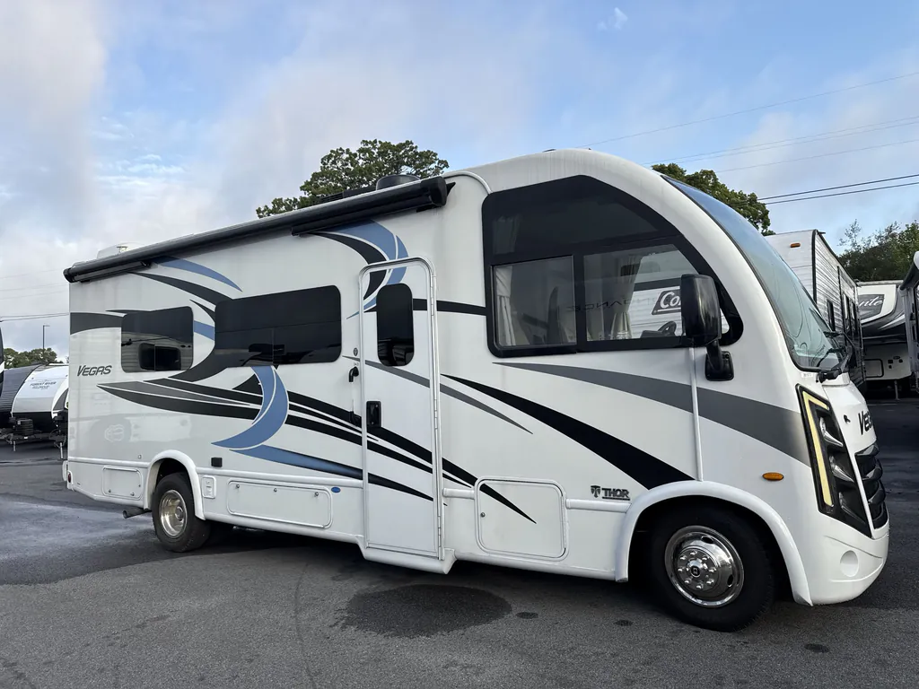 2023 Thor Motor Coach Vegas 24.3, Photos photo 4