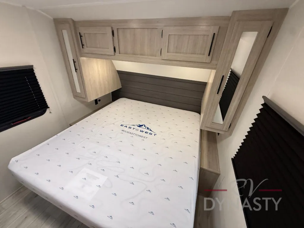 2027 East to West Della Terra 272RL, Photos photo 53