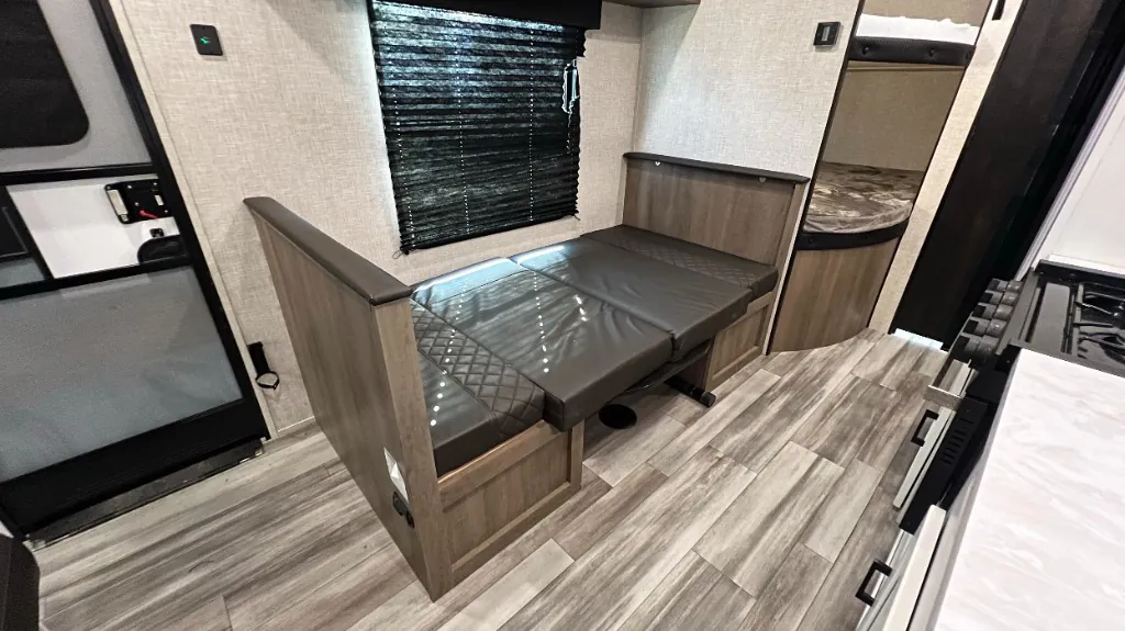 2024 Jayco Jay Flight SLX 260BH - Photo 3