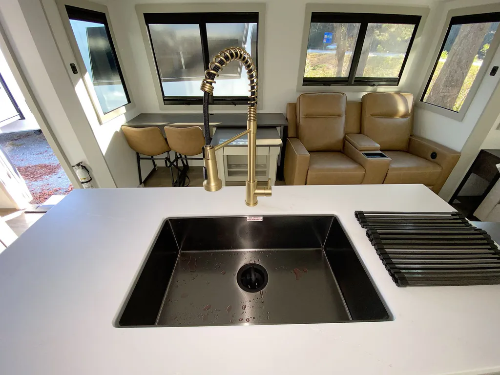 2026 Brinkley Model Z Air 297, Photos photo 15