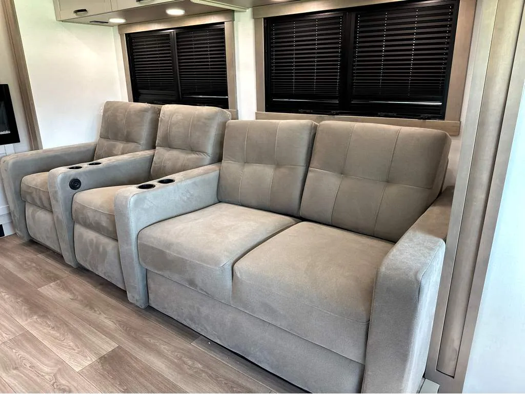 2027 Entegra Coach Vision XL 36C, Photos photo 10