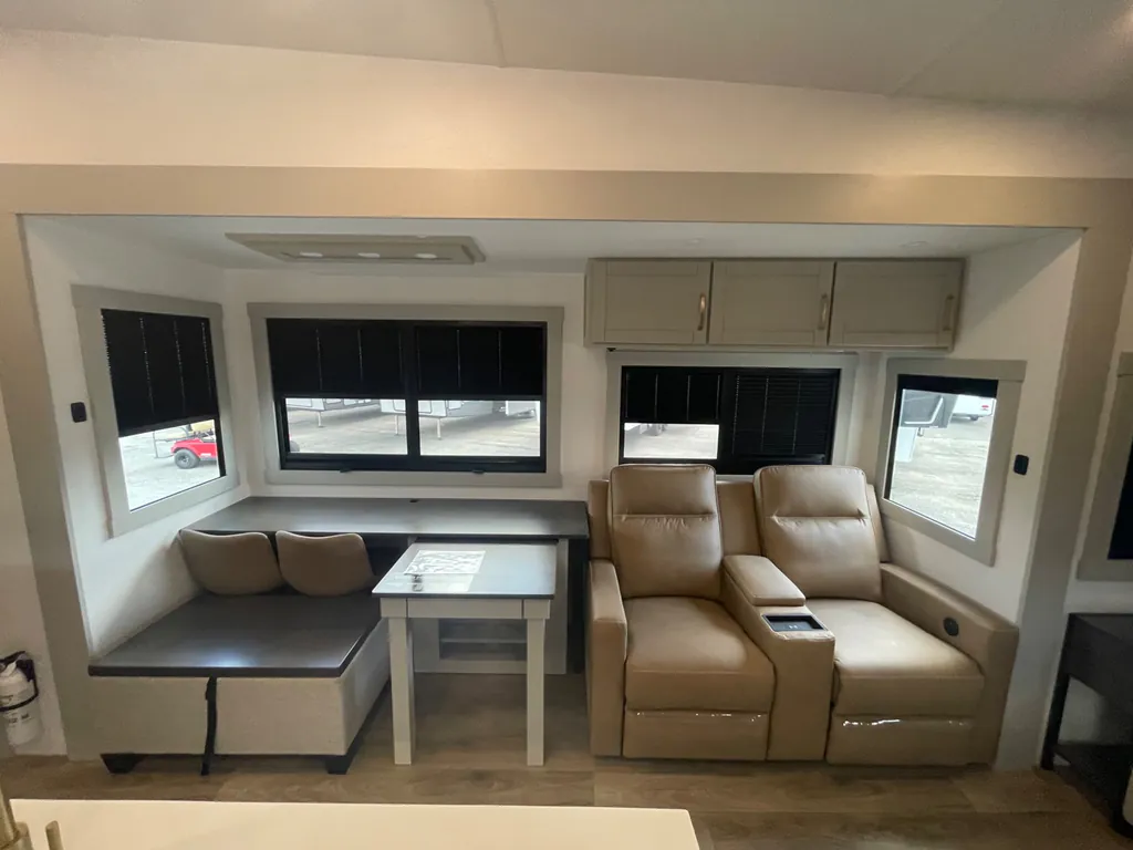 2026 Brinkley Model Z 3600, Photos photo 16