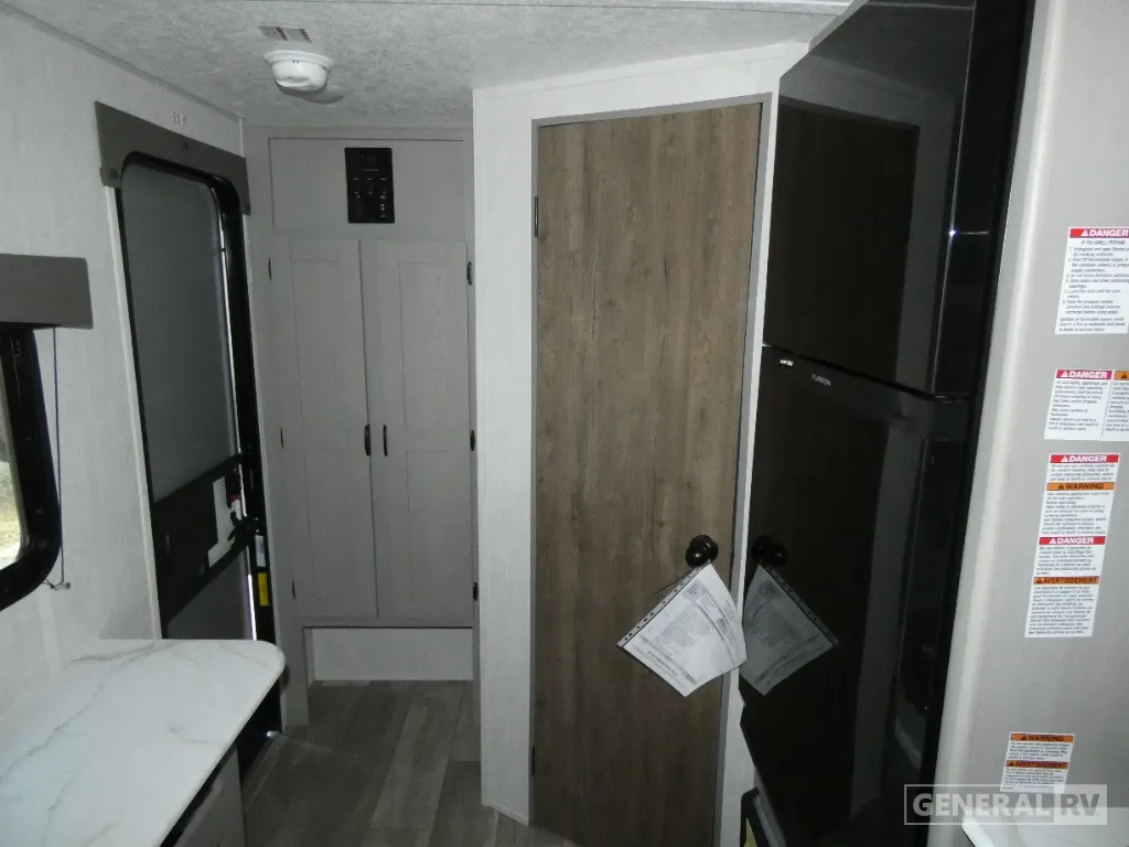 2025 Coachmen Clipper 3K Series 14R - Photo 3