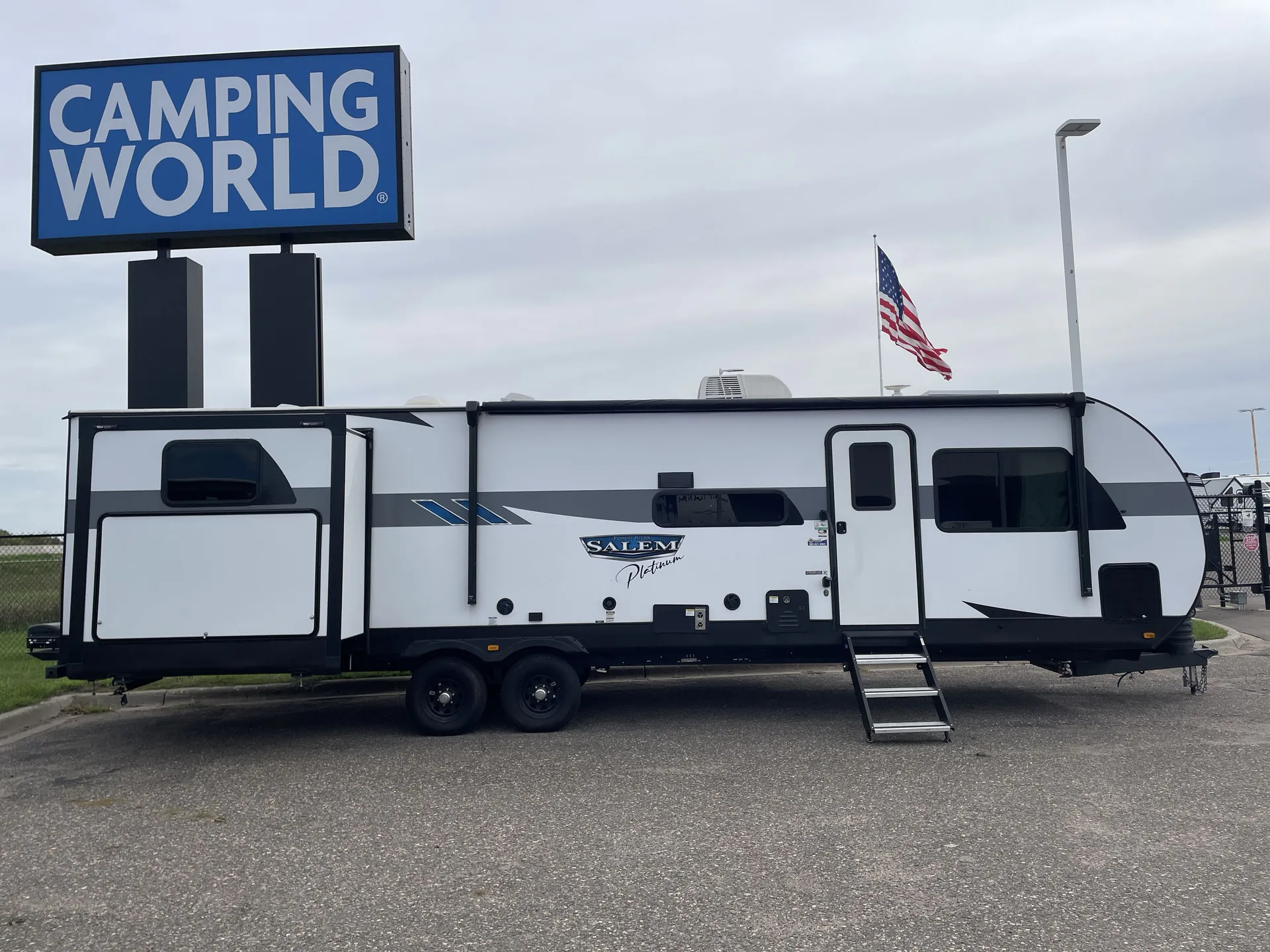 2024 Forest River Salem 31KQBTS — campside