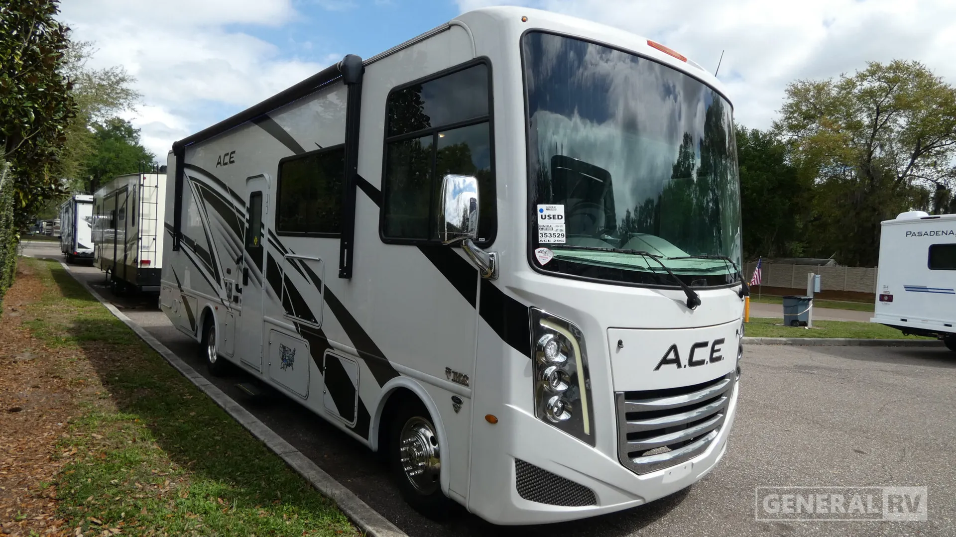 2024 Thor Motor Coach ACE 29G - Photo 2