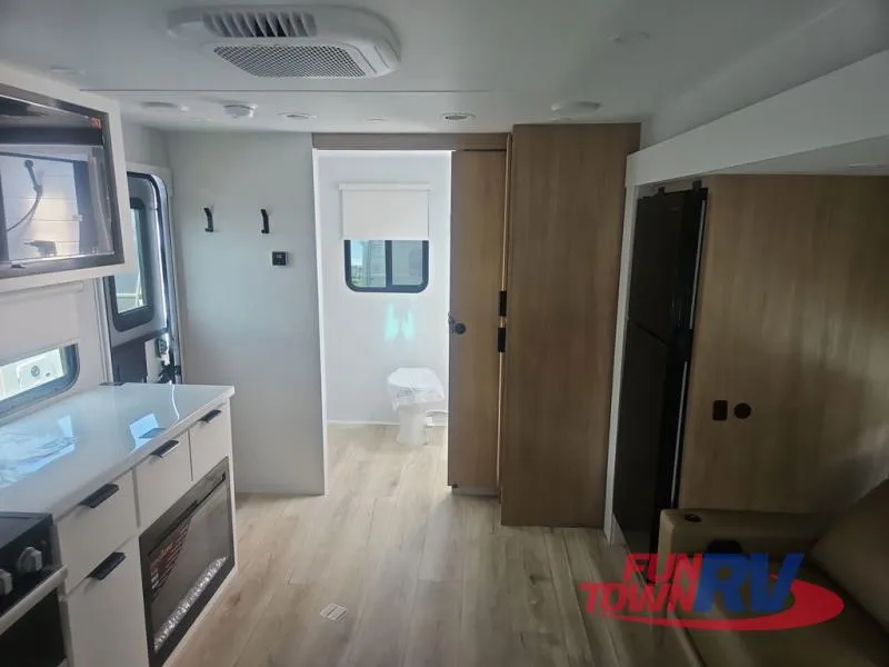 2026 Winnebago Thrive 22RBS - Photo 3