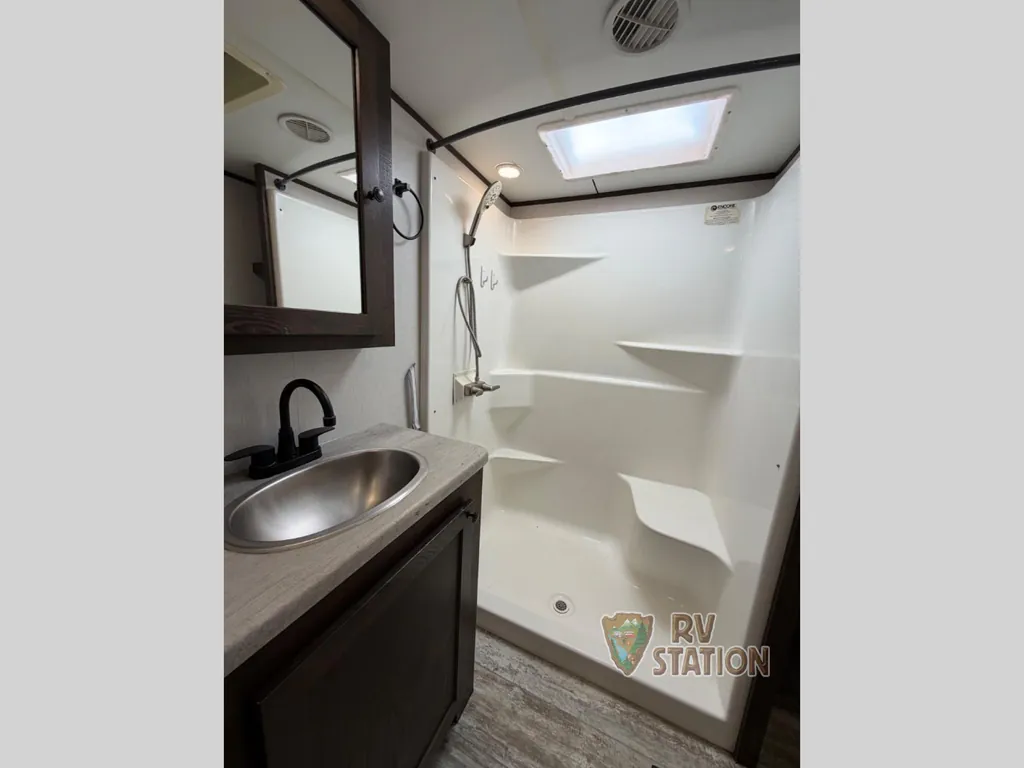 2022 Forest River XLR Nitro 35DK5, Photos photo 8