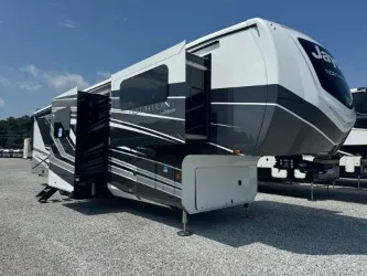 2026 Jayco North Point 382FLRB - Photo 2
