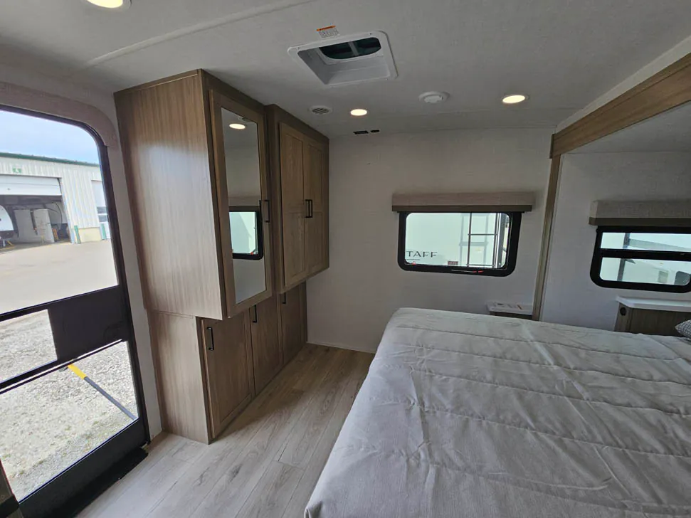 2027 Forest River Flagstaff Super Lite 26SFK, Photos photo 26