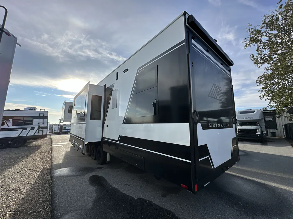 2026 Brinkley Model G 4150, Photos photo 4