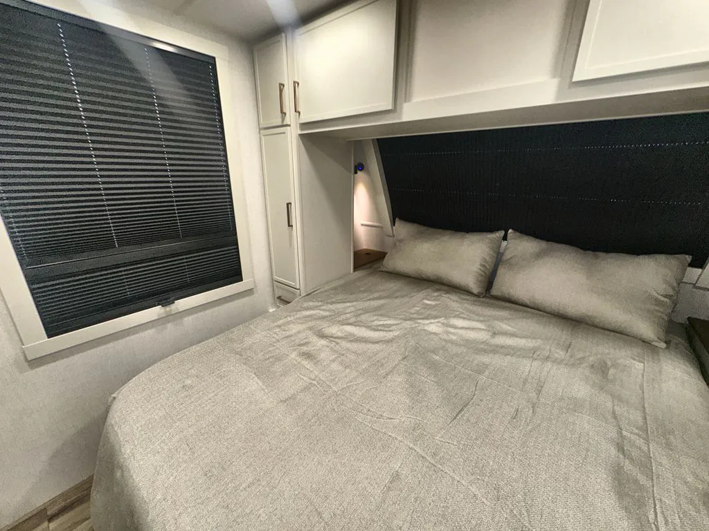 2027 Brinkley Model I 290, Photos photo 21