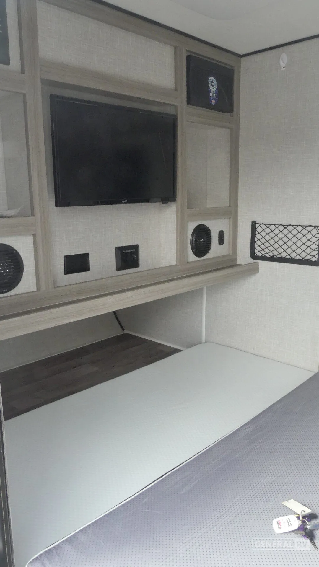 2023 RV Element Montero Mini Platinum Edition - Photo 4