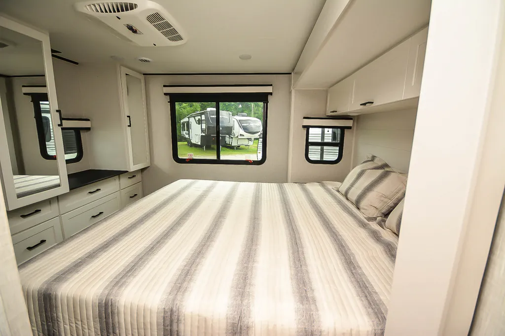 2025 Jayco Jay Feather 26FK, Photos photo 17