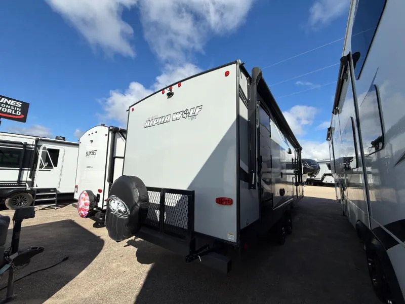 2022 Forest River Cherokee Alpha Wolf 26DBH-L, Photos photo 25