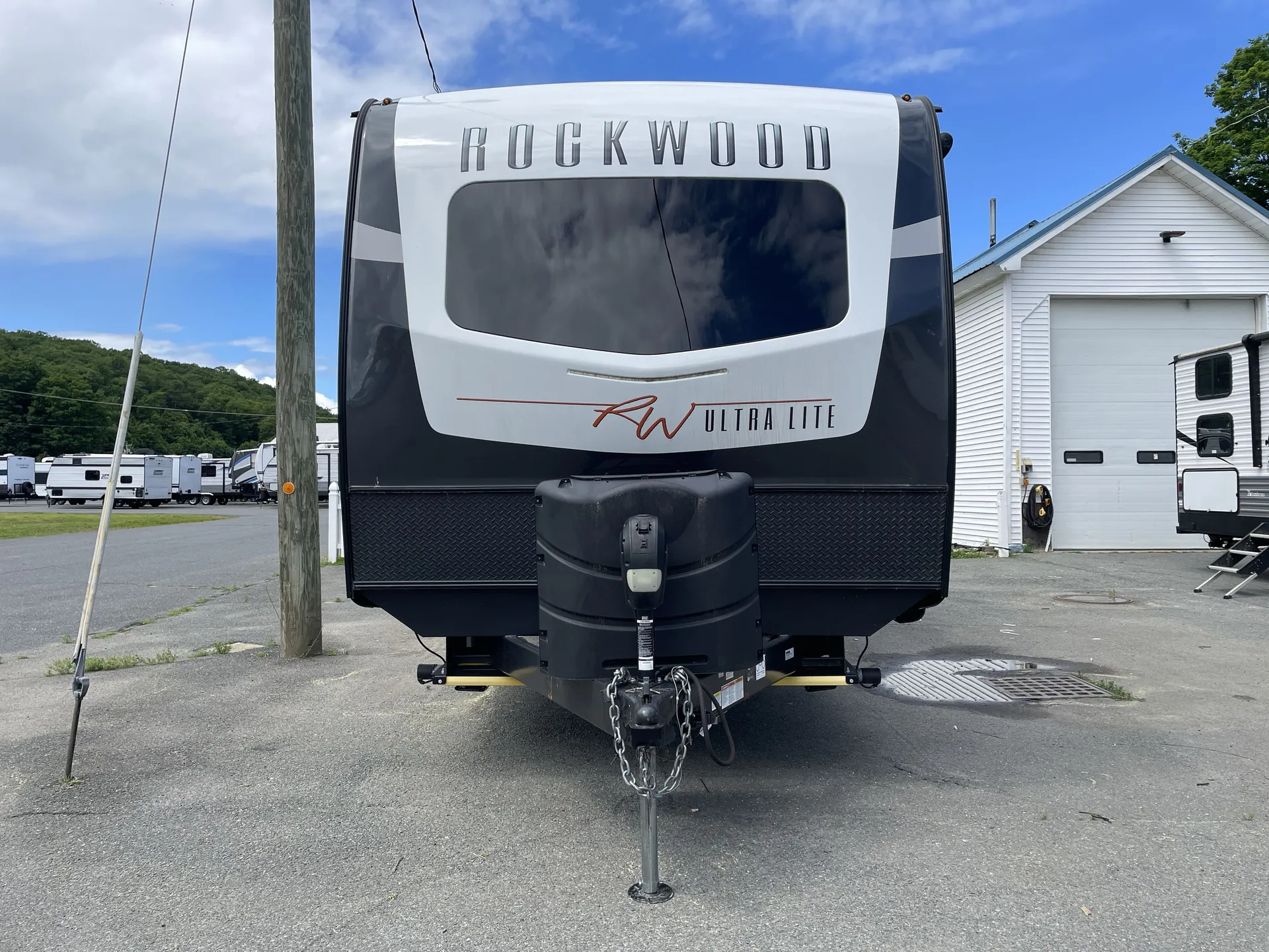 2022 Forest River Rockwood Ultra Lite 2720IK — front