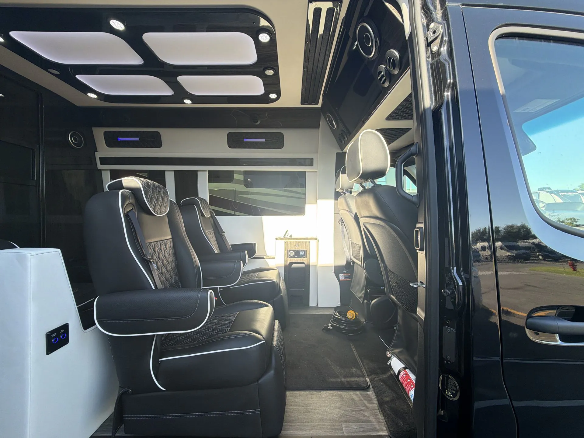 2025 OGV Luxury Coach V-Cruise 8OB - Photo 4
