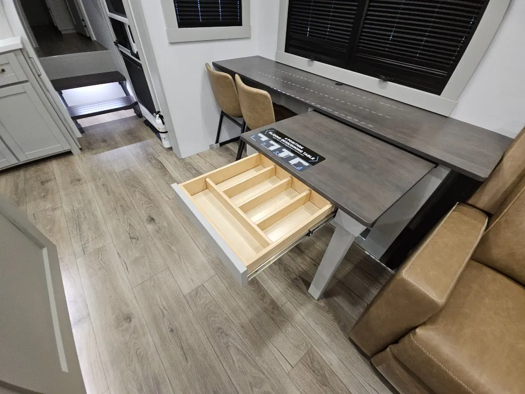 2026 Brinkley Model Z 3515, Dining area photo 7
