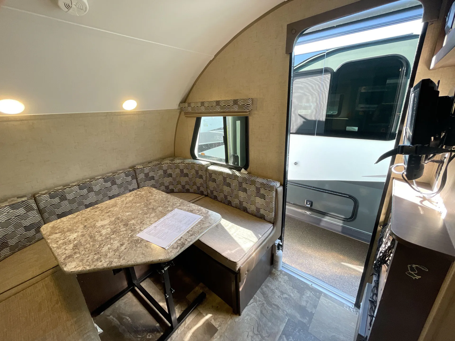 2017 Forest River R-Pod Hood River 182G - Photo 4