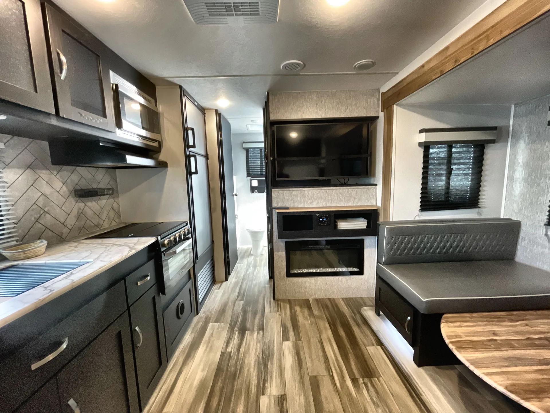 2023 Coachmen Freedom Express Ultra Lite 252RBS — living area main