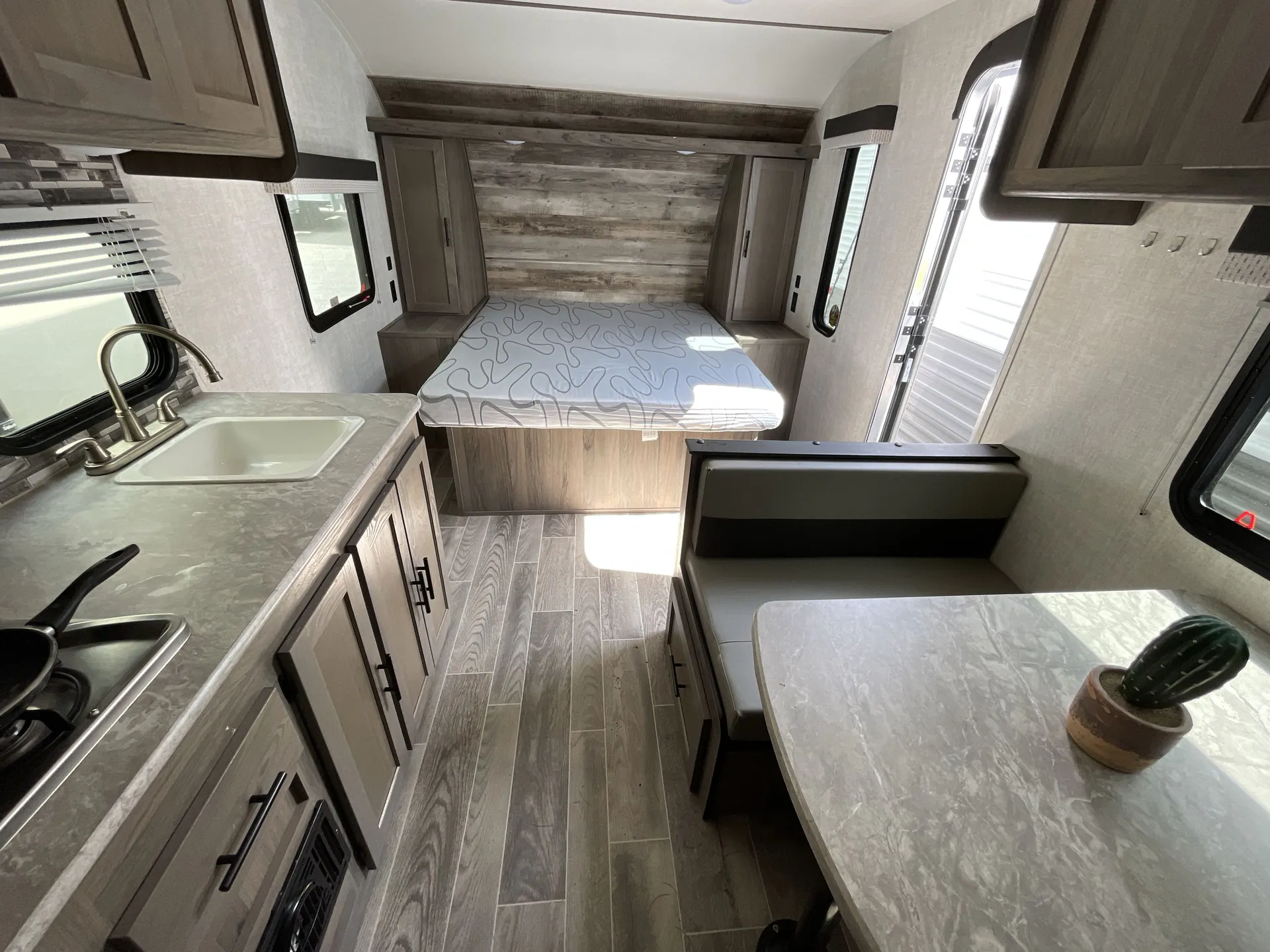 2021 Gulf Stream Ameri-Lite 189DD — living area main