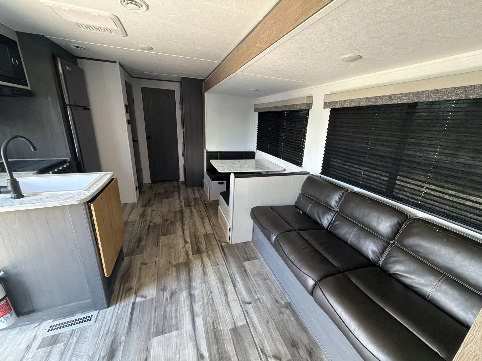 2024 Dutchmen Aspen Trail LE 29TB — living area main