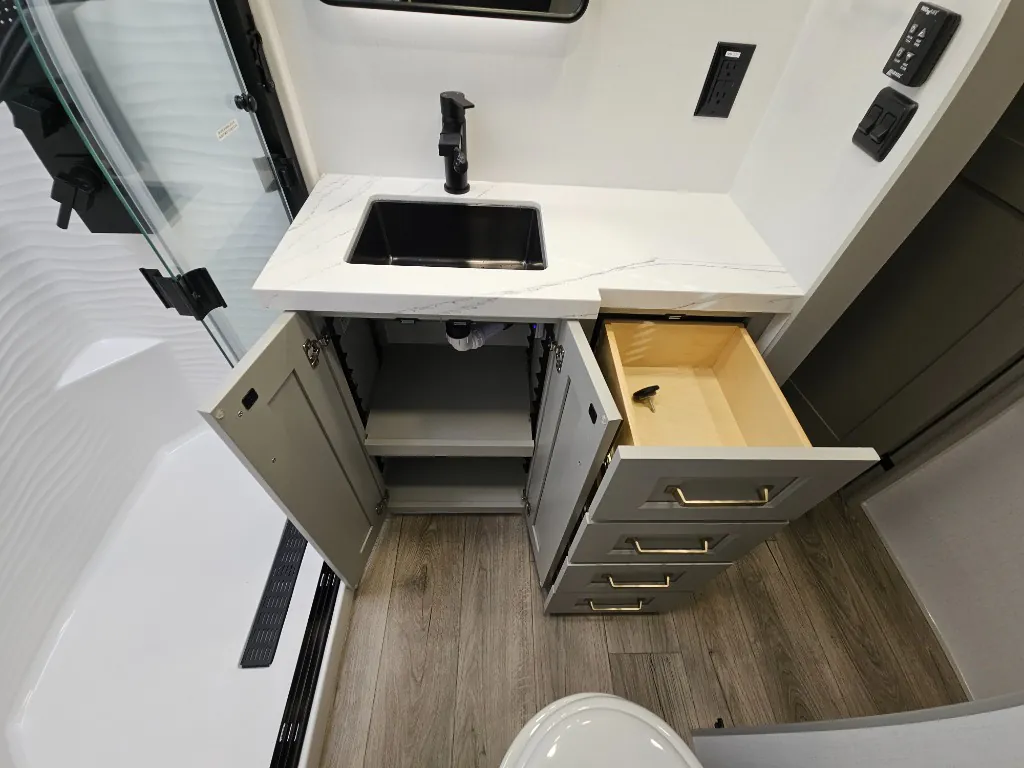 2026 Brinkley Model G 4150, Photos photo 39
