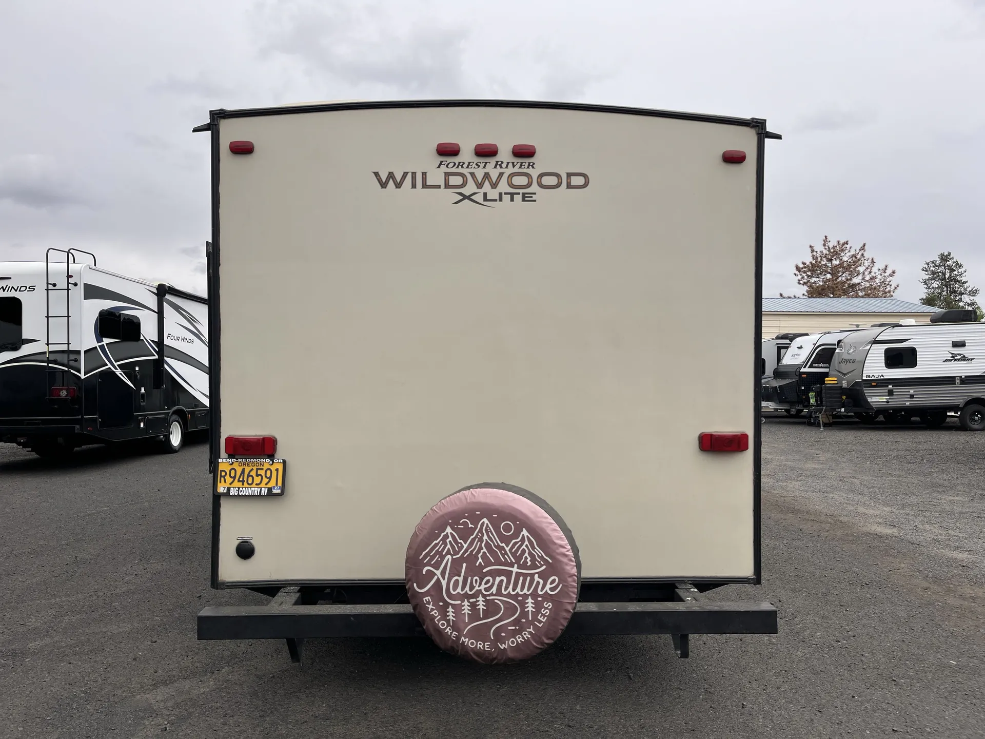 2019 Forest River Wildwood X-Lite 243BHXL — backside