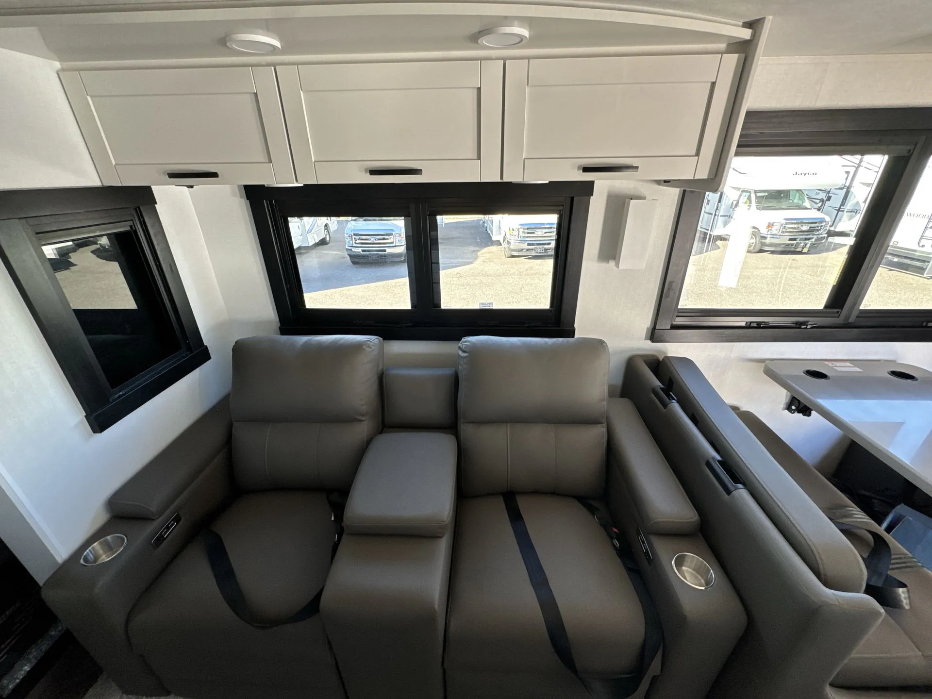 2026 Jayco Seneca 37L - Photo 3