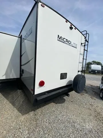 2022 Forest River Flagstaff Micro Lite 25FBS, Photos photo 3