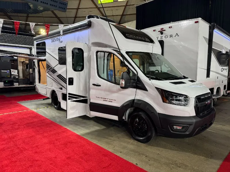 2026 Thor Motor Coach Gemini AWD 22MT - Photo 2