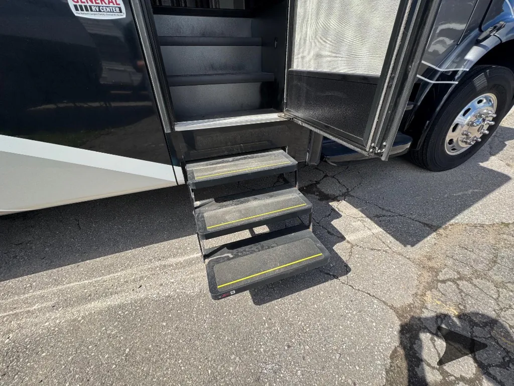 2022 Entegra Coach Accolade 37K, Photos photo 12