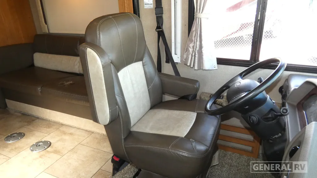 2016 Fleetwood Flair 26D, Photos photo 8