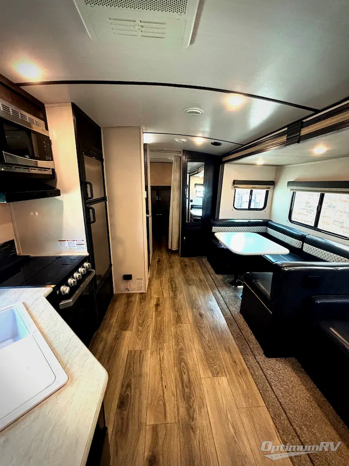 2020 Forest River Surveyor Legend 295QBLE — Photo 6