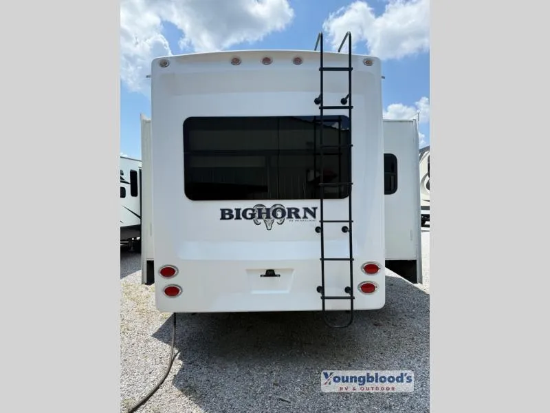 2016 Heartland Bighorn 3270RS - Photo 4