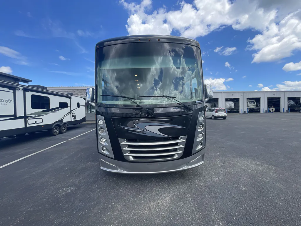 2020 Thor Motor Coach Challenger 35MQ, Photos photo 4