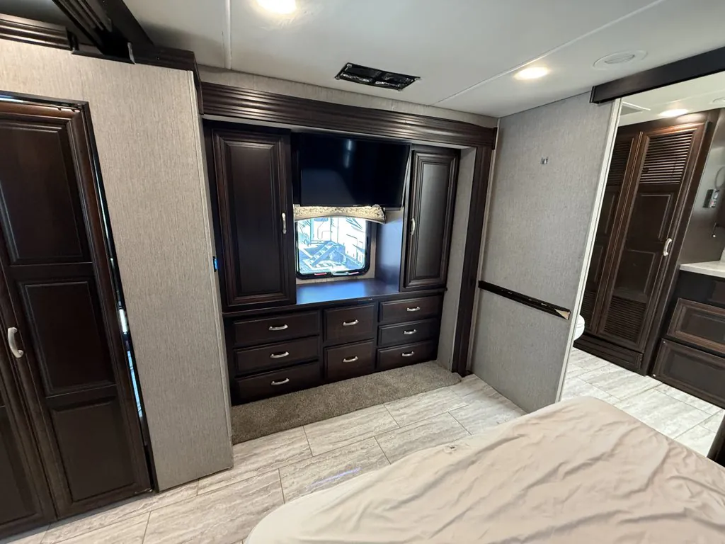 2018 Forest River Berkshire 38A, Photos photo 40