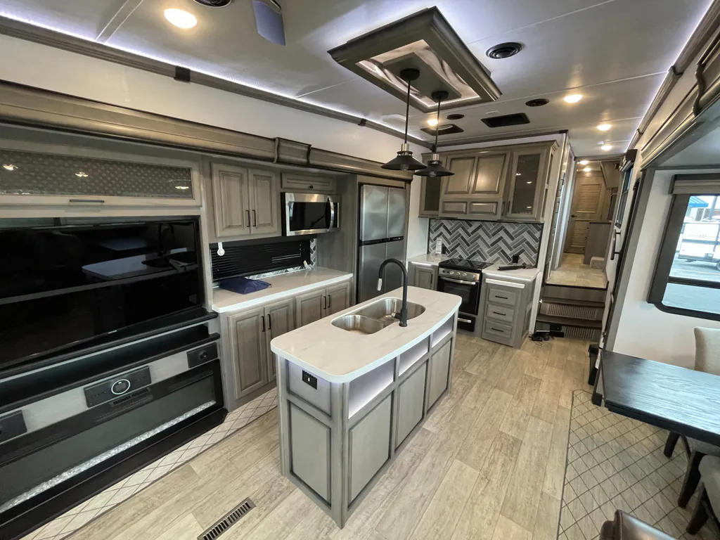 2022 Keystone Montana 3231CK, Photos photo 12