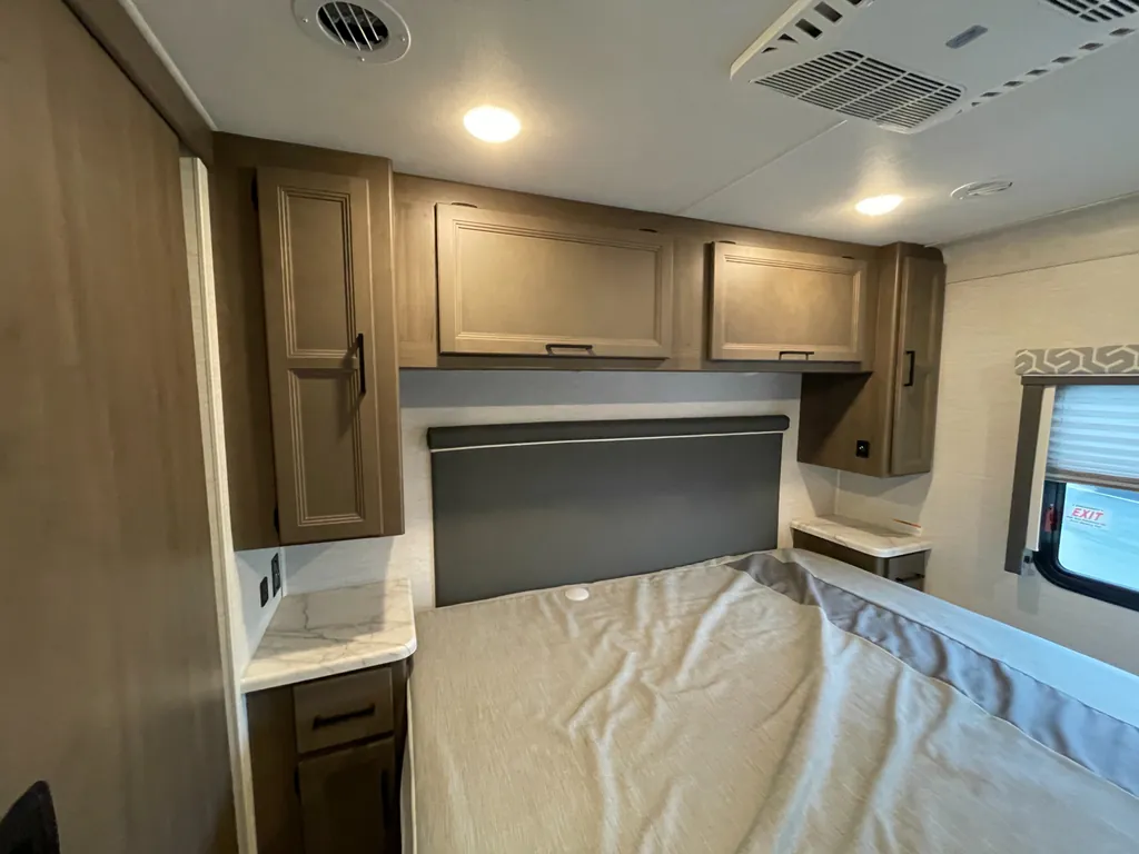 2024 Thor Motor Coach Freedom Traveler A29, Photos photo 4