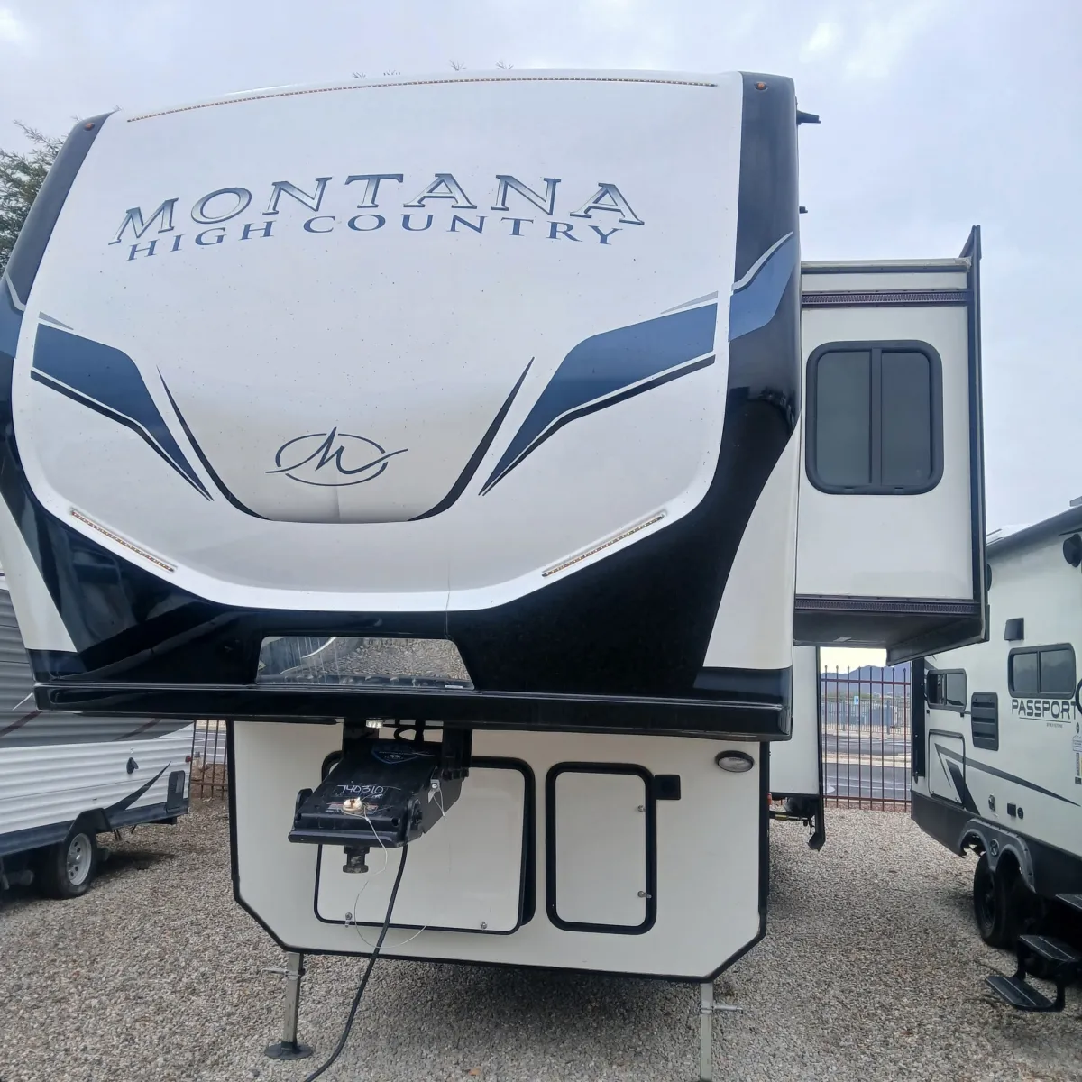 2022 Keystone Montana High Country 331RL - Photo 4