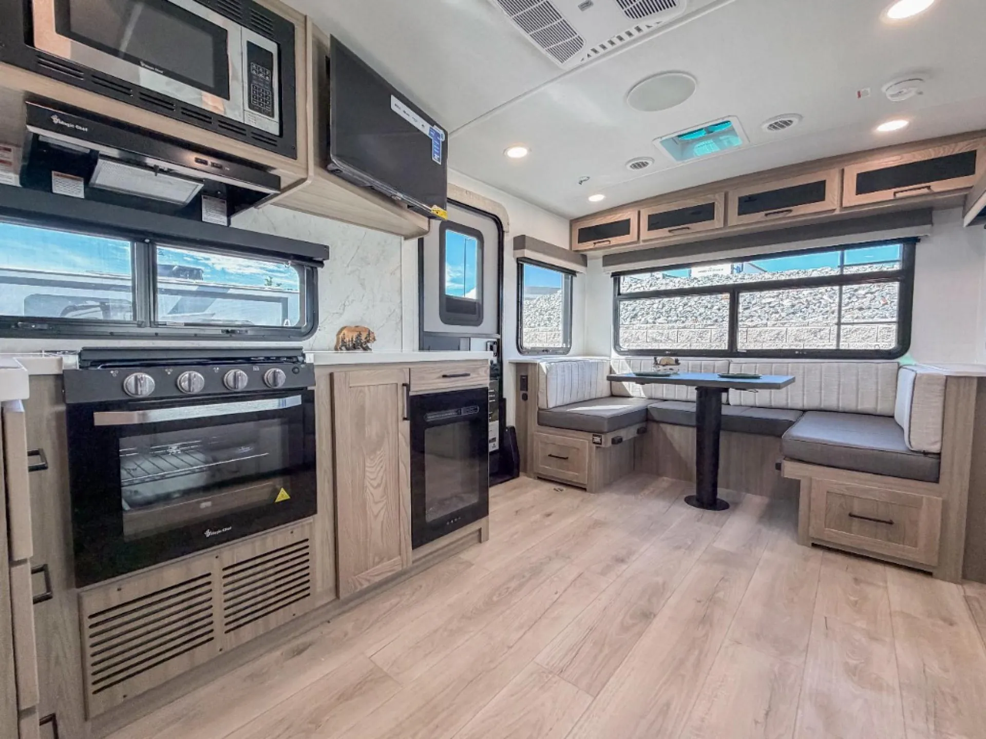 2027 Forest River Rockwood Ultra Lite 2618RD — Photo 5