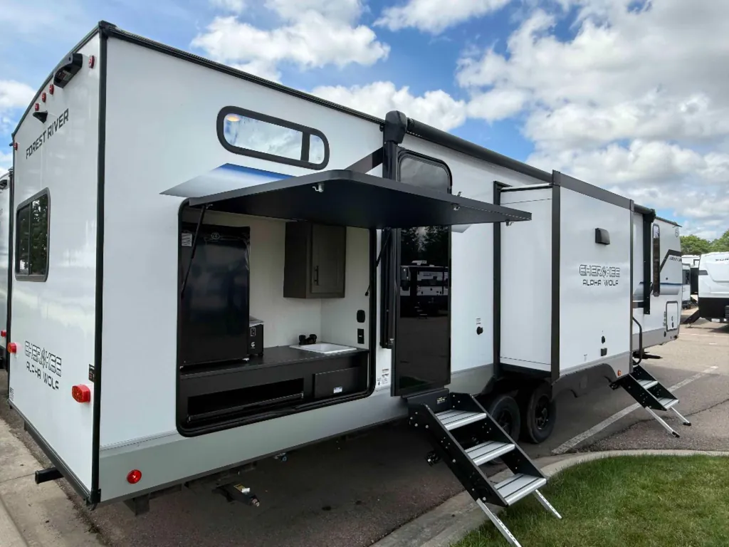 2026 Forest River Cherokee Alpha Wolf 33BH, Photos photo 5