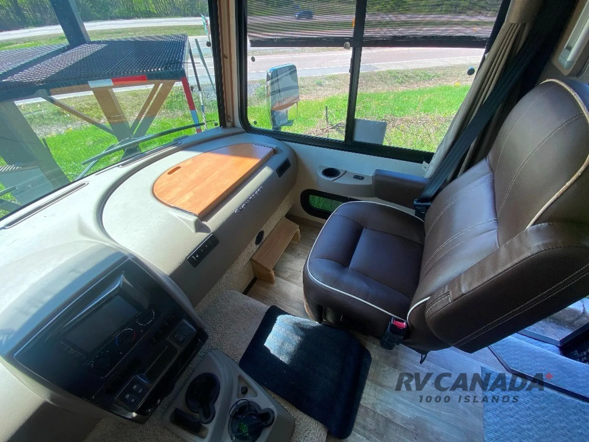 2016 Winnebago Sightseer 36Z - Photo 4