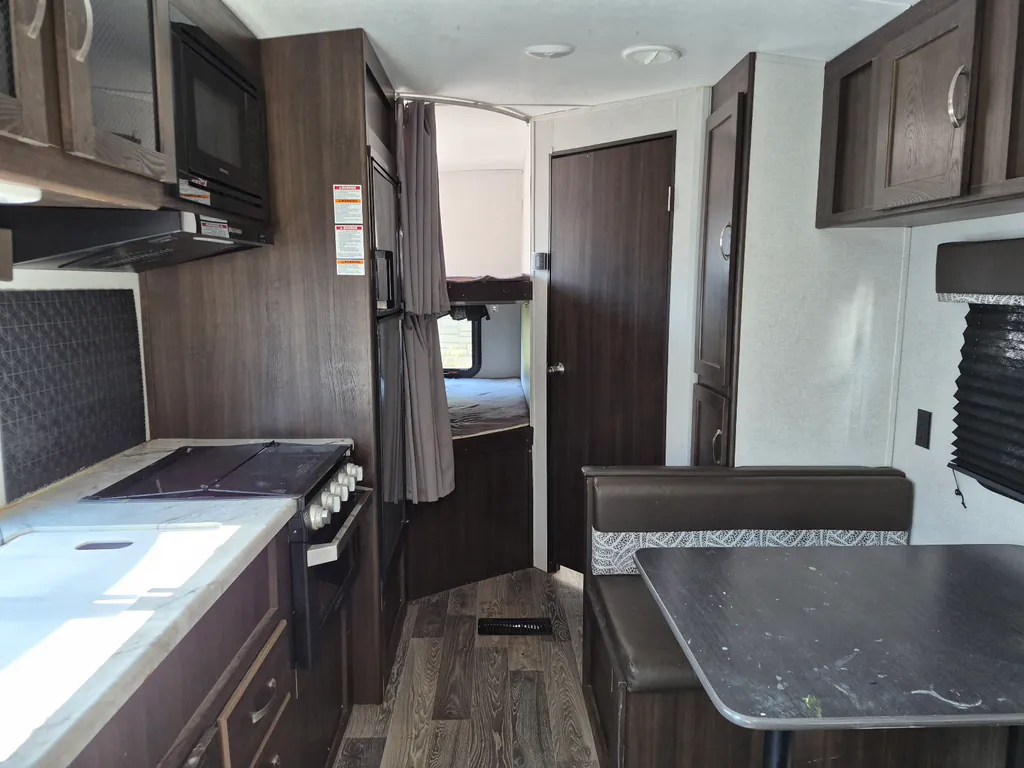 2020 Keystone Springdale 220BHWE, Photos photo 4