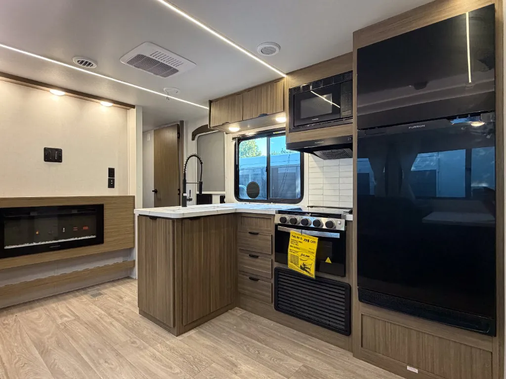 2027 Forest River Wildwood 31KQBTS - Photo 4