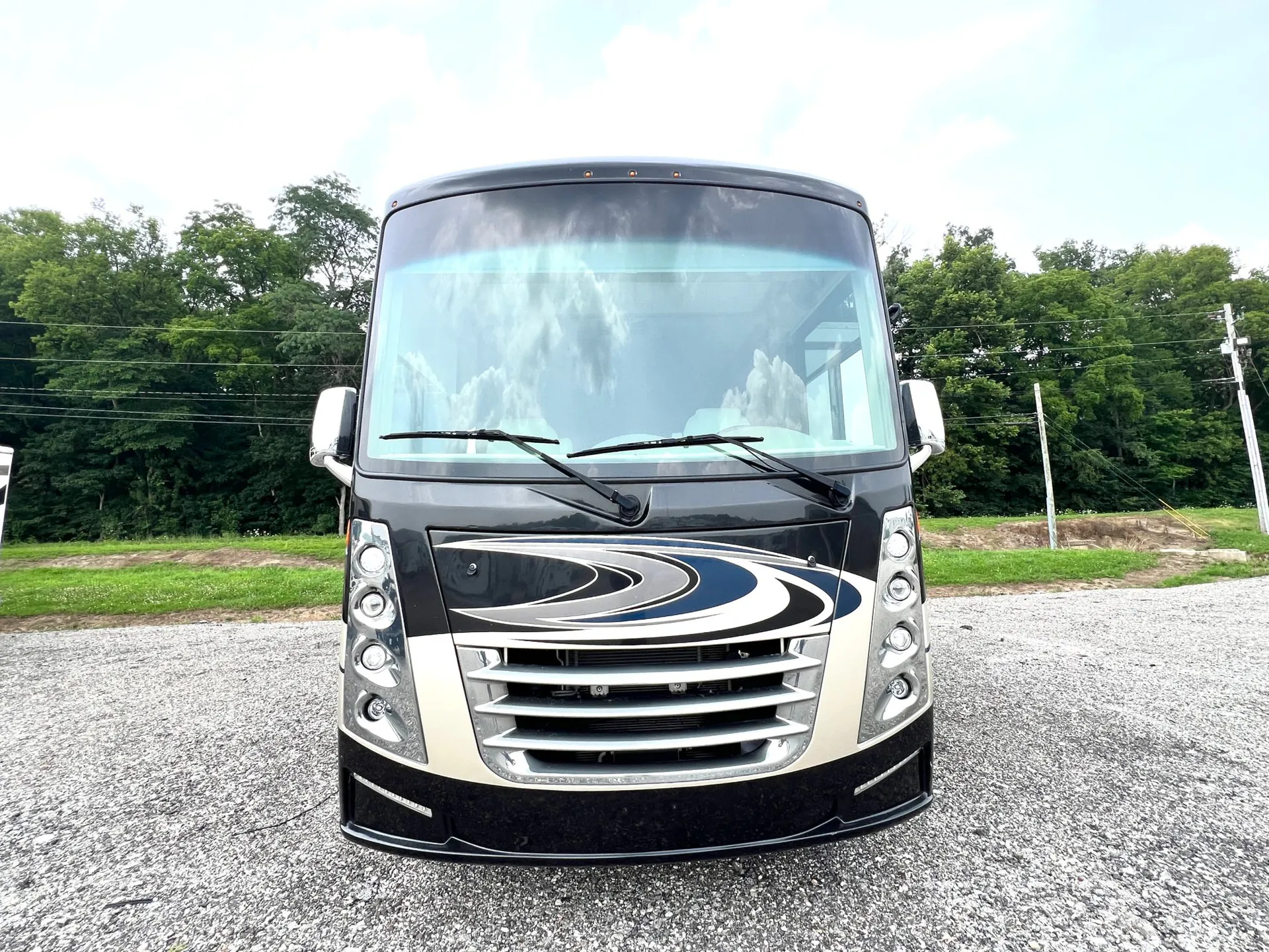 2019 Thor Motor Coach Challenger 37FH - Photo 3
