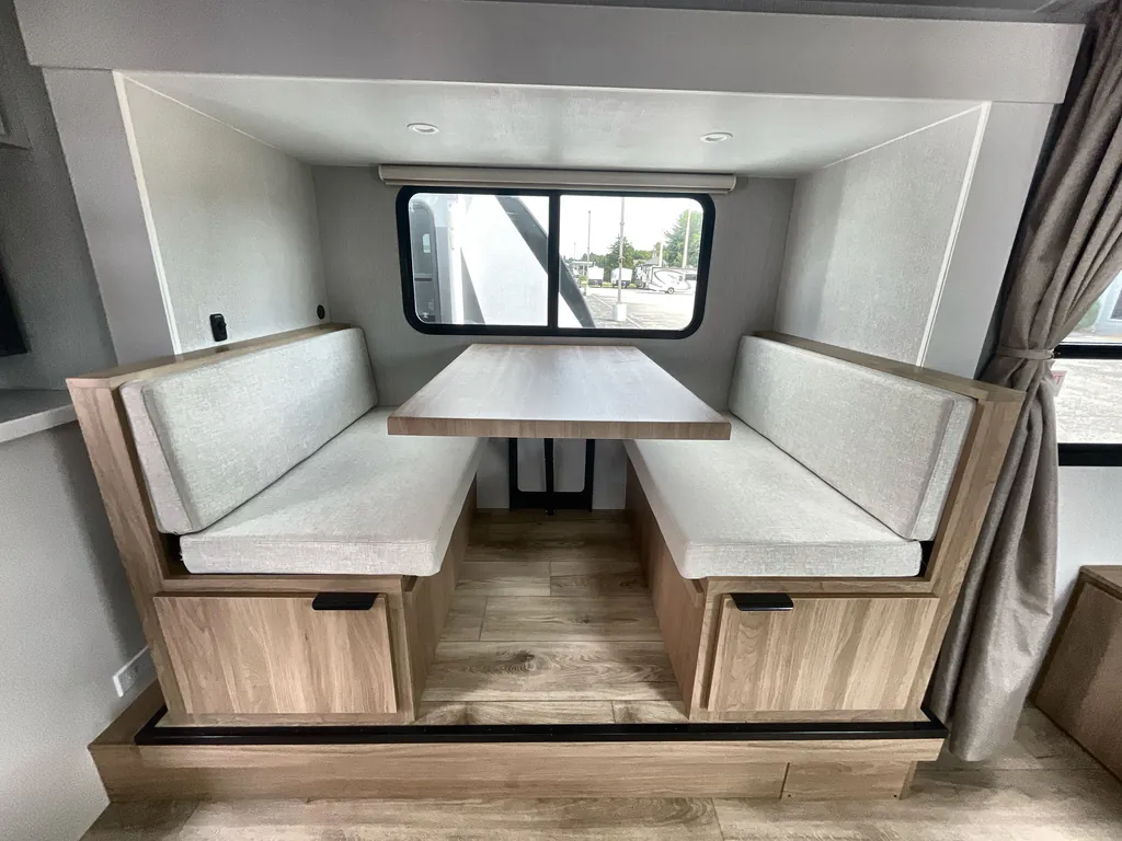 2027 Winnebago Micro Minnie 2108DS, Photos photo 19
