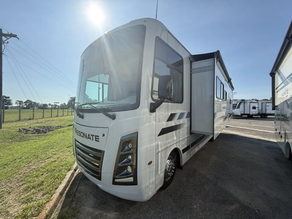 2026 Thor Motor Coach Resonate 29D - Photo 3