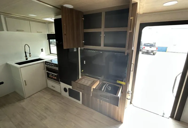 2027 Forest River Vibe 2900KB — Photo 7